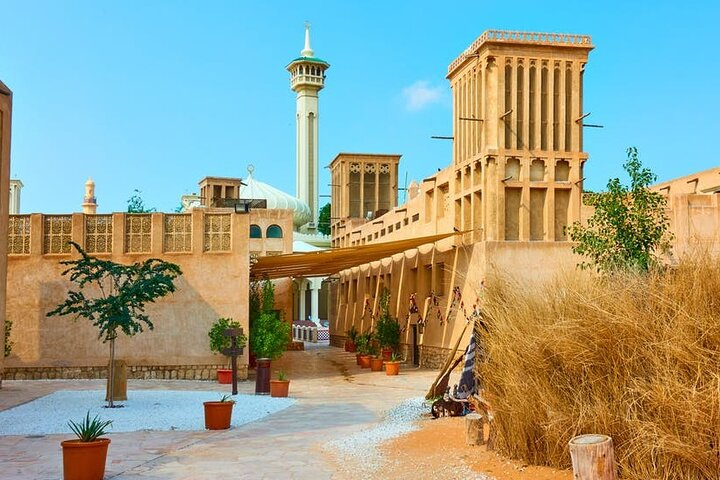 Explore the historic charm of Al Fahidi where tradition and culture meet. Enjoy delicious Emirati dishes while engaging in enlightening conversations in this beautifully restored wind tower setting.